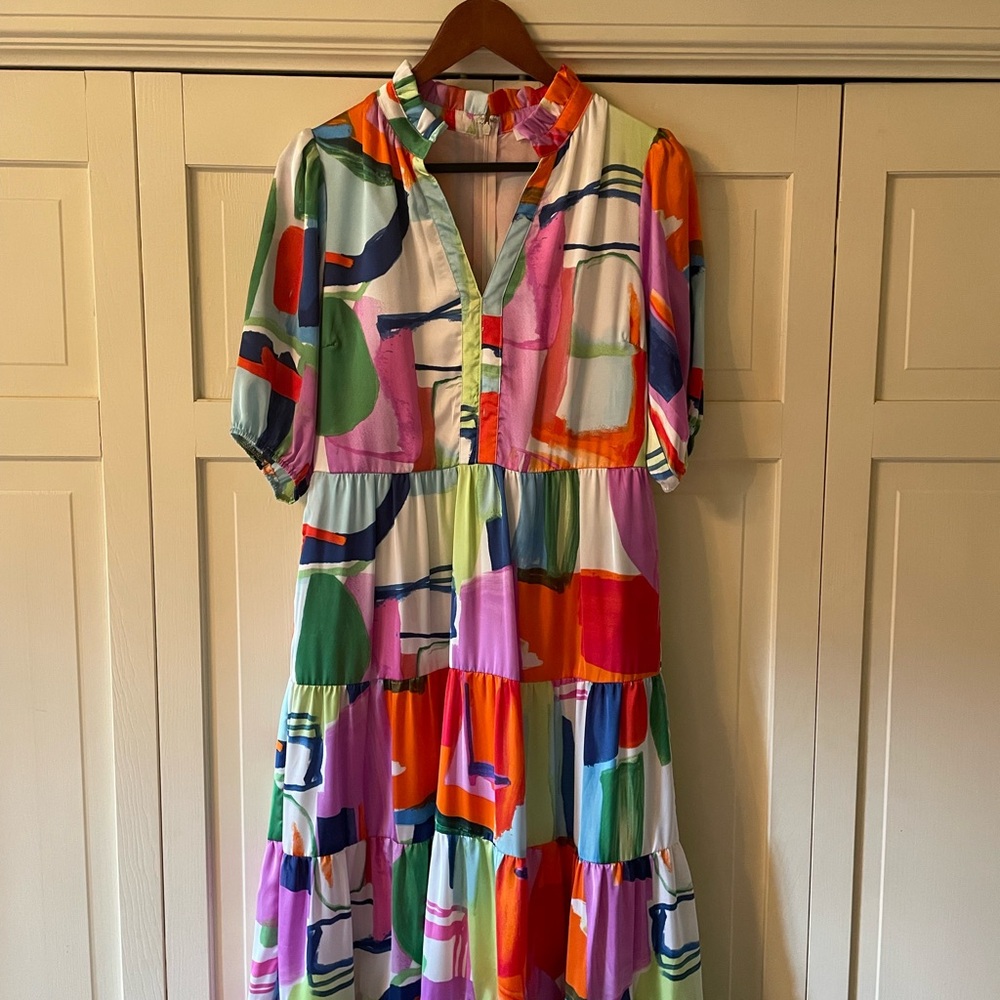 Karlie Colorful Abstract Satin V-neck dress. Size medium. Worn once. - Picture 3 of 5